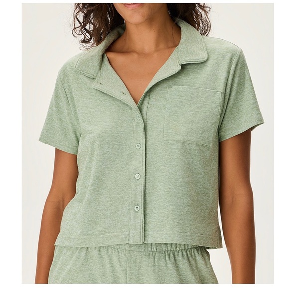 Outdoor Voices 2023 CloudKnit Recover Shortsleeve Button Front Top Size Medium - Picture 16 of 16